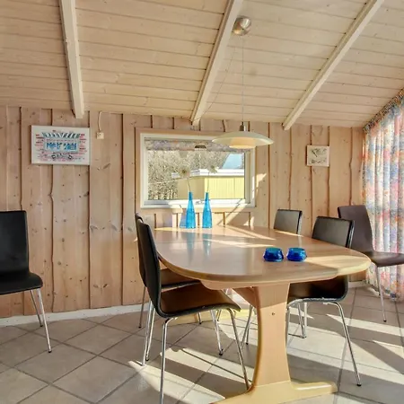Uma - 400m From The Sea By Interhome
