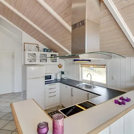 Uma - 400m From The Sea By Interhome *